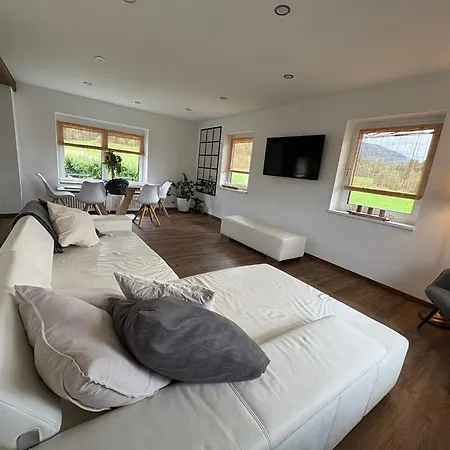 別荘 Einfamilienhaus In Ruhiger Lage